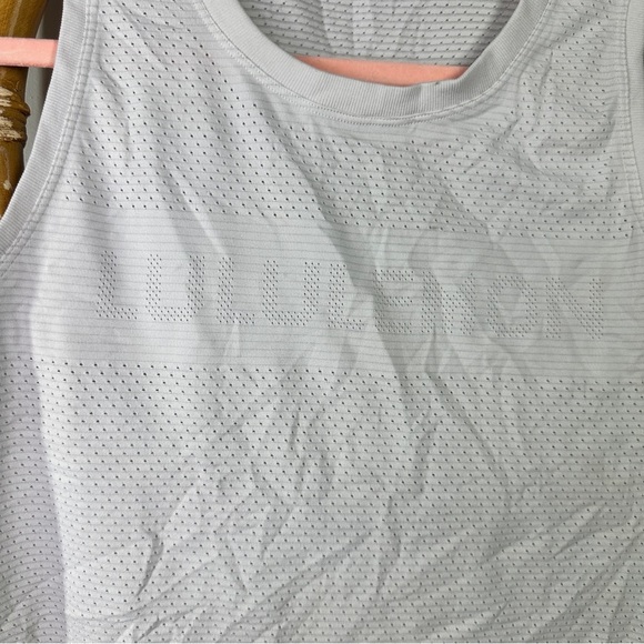 Lululemon White Tank Top sz M - Picture 4 of 4